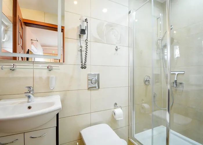 Roza Bed & Breakfast 3*