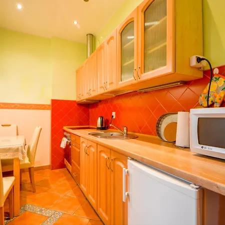 Roza فندق مبيت وإفطار 3*