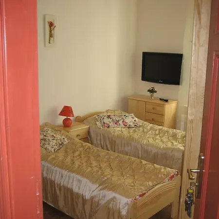 Couette-café Roza 3*