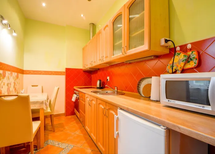 Roza Bed & Breakfast 3*