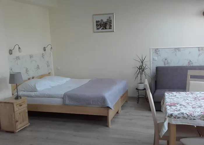 Roza Bed & Breakfast 3*