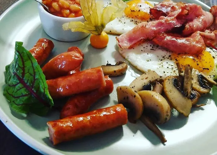 Roza Bed & Breakfast 3*